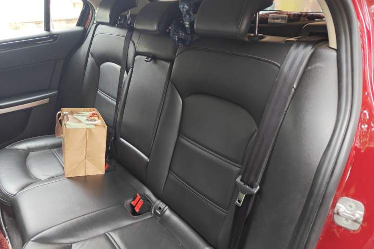 Used Qoros 3 2015 Urban SUV 1.6T Automatic Xuan Dong Party Edition Left Rear Seat