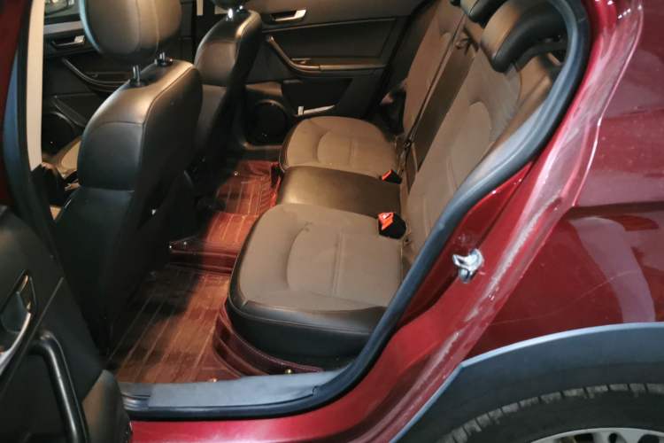 Used Qoros 3 2015 Urban SUV 1.6T Automatic ZhiKu Model Left Rear Seat