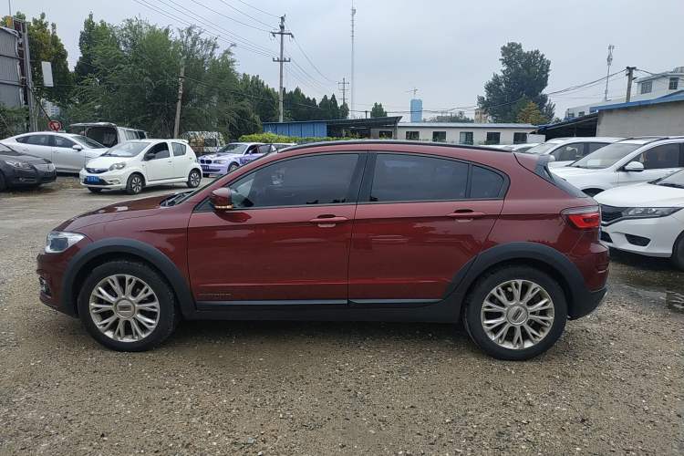 Used Qoros 3 2015 Urban SUV 1.6T Automatic ZhiKu Model Left Side