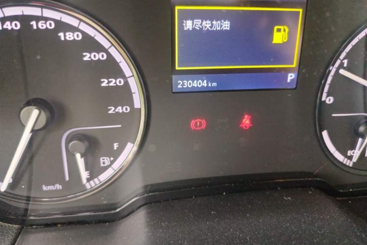 Used Qoros 3 2015 Hatchback 1.6T Automatic Cool Edition Odometer Close Up