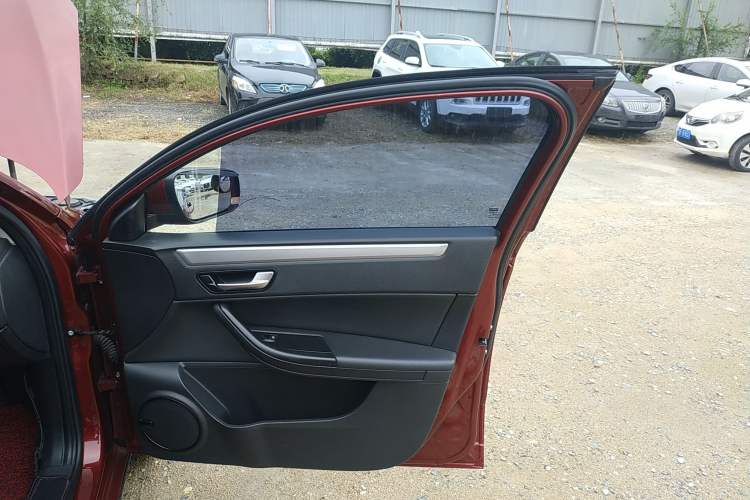 Used Qoros 3 2015 Urban SUV 1.6T Automatic ZhiKu Model Right Front Door Interior