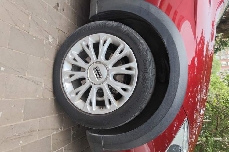 Used Qoros 3 2015 Urban SUV 1.6T Automatic Xuan Dong Party Edition Right Front Wheel Hub