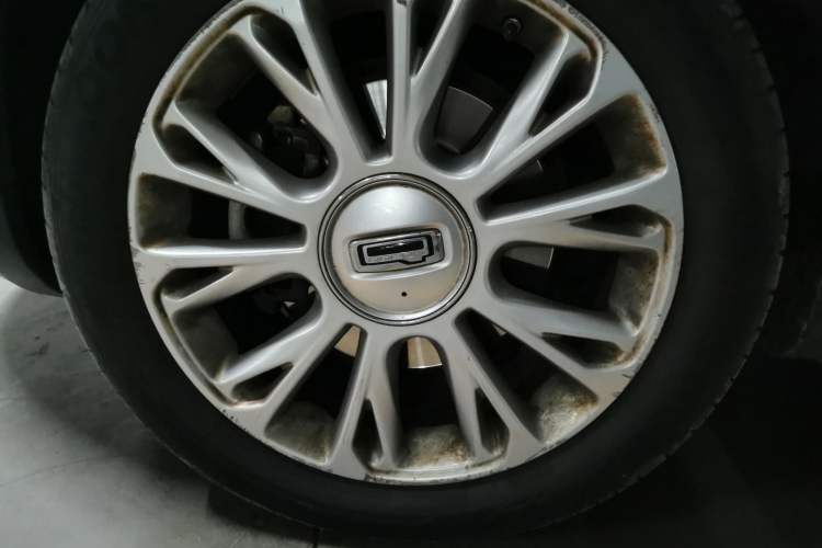 Used Qoros 3 2015 Urban SUV 1.6T Automatic ZhiKu Model Right Front Wheel Hub