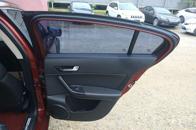 Used Qoros 3 2015 Urban SUV 1.6T Automatic ZhiKu Model Right Rear Door Interior