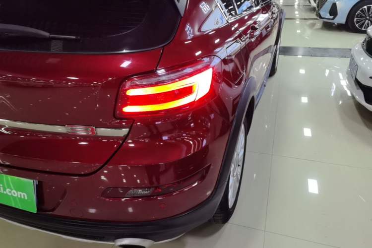 Used Qoros 3 2015 Urban SUV 1.6T Automatic ZhiKu Model Right Rear Taillight