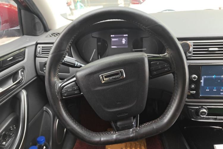 Used Qoros 3 2015 Urban SUV 1.6T Automatic Xuan Dong Party Edition Steering Wheel