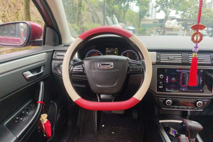Used Qoros 3 2015 Hatchback 1.6T Automatic Cool Edition Steering Wheel