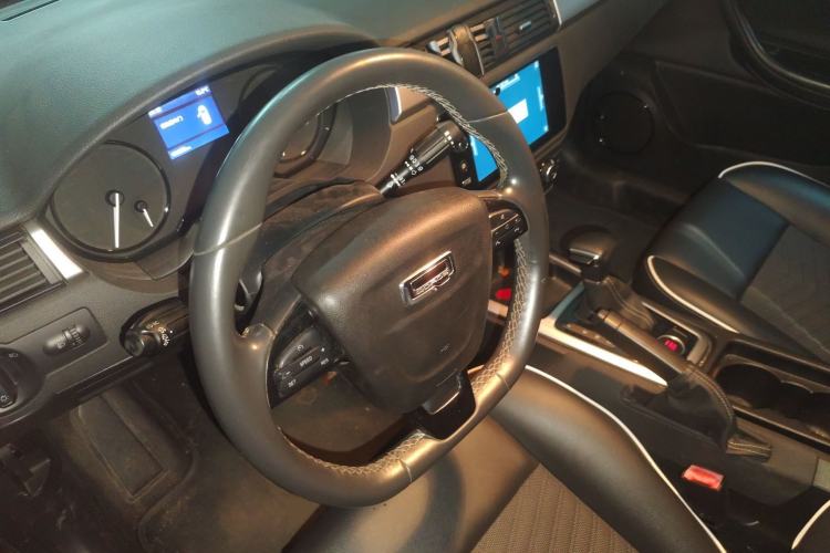 Used Qoros 3 2015 Hatchback 1.6L Automatic ZhiNeng Model Steering Wheel