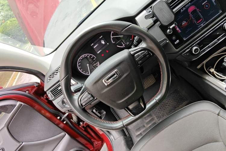 Used Qoros 3 2015 Urban SUV 1.6T Automatic ZhiKu Model Steering Wheel