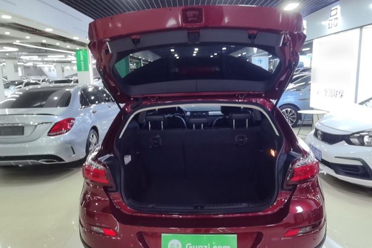 Used Qoros 3 2015 Urban SUV 1.6T Automatic ZhiKu Model Trunk