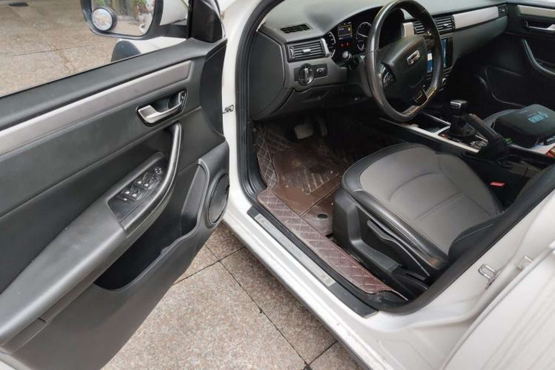 Used Qoros 3 2015 Urban SUV 1.6T Automatic – Dynamic Edition Driver Seat