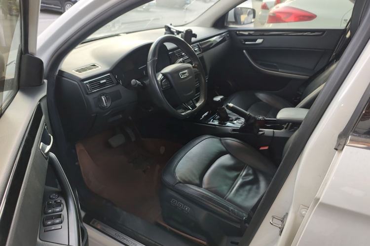 Used Qoros 3 2015 Urban SUV 1.6T Automatic Xuan Dong Party Edition Driver Seat
