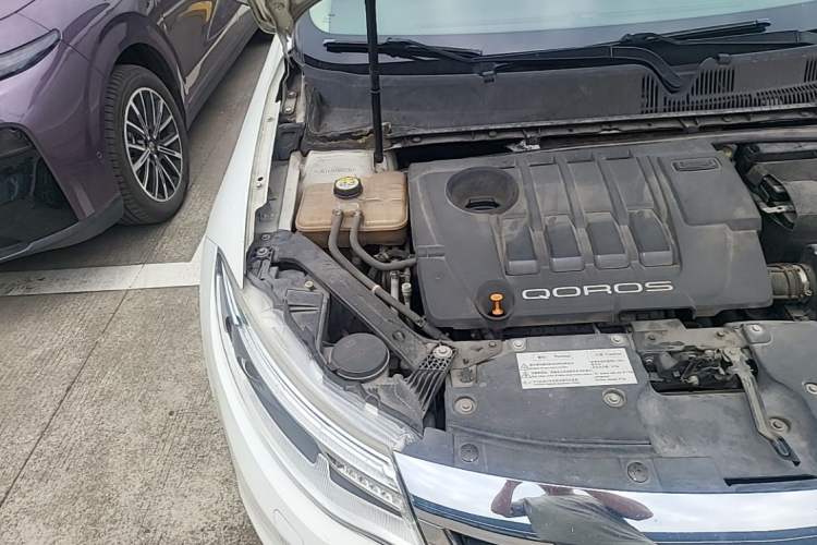 Used Qoros 3 2015 Sedan 1.6T Automatic ZhiZhen Enhanced Model Engine Bay Right