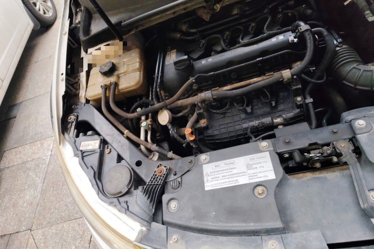 Used Qoros 3 2015 Urban SUV 1.6T Automatic – Dynamic Edition Engine Bay Right