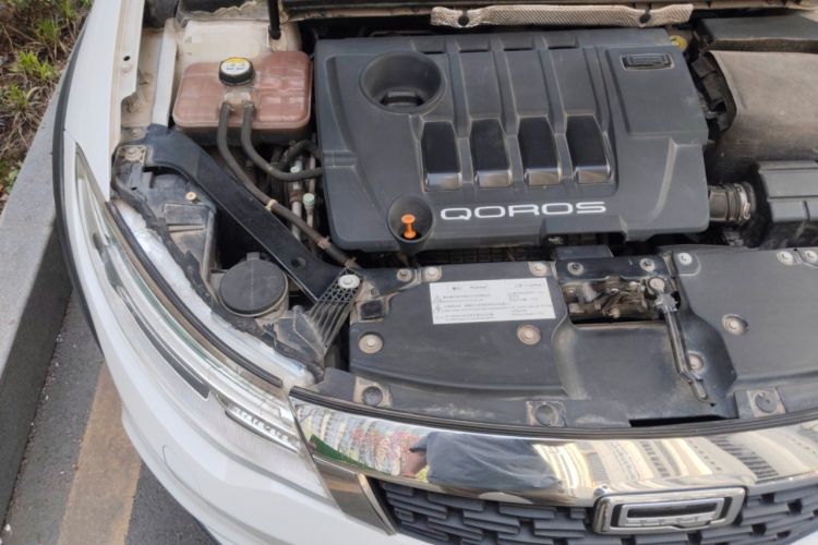 Used Qoros 3 2015 Urban SUV 1.6T Automatic Xuan Dong Party Edition Engine Bay Right