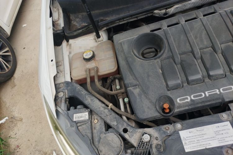 Used Qoros 3 2015 Sedan 1.6T Automatic ZhiKu Model Engine Bay Right