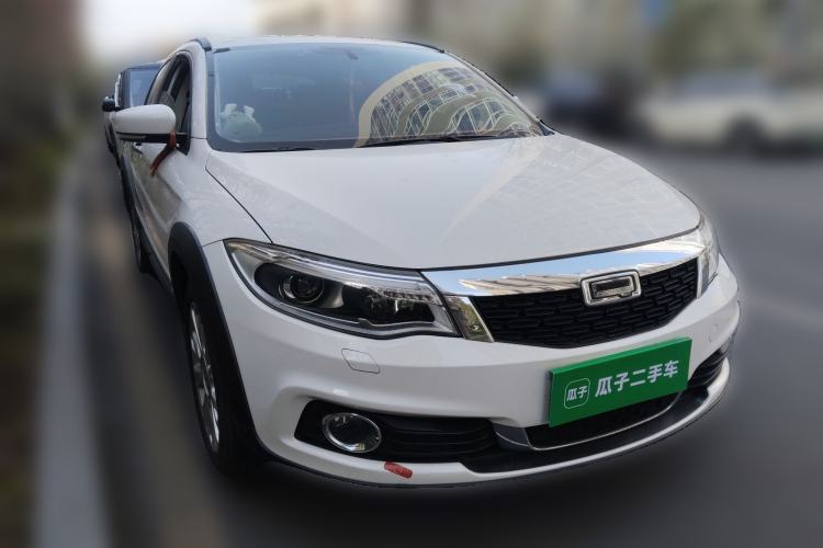 Used Qoros 3 2015 Urban SUV 1.6T Automatic Xuan Dong Party Edition Front Right 45 Deg