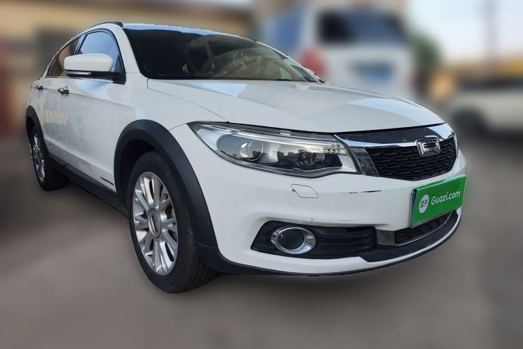 Used Qoros 3 2015 Urban SUV 1.6T Automatic Xuan Dong Party Edition Front Right 45 Deg