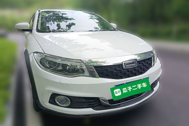 Used Qoros 3 2015 Urban SUV 1.6T Automatic Xuan Dong Party Edition Front Right 45 Deg