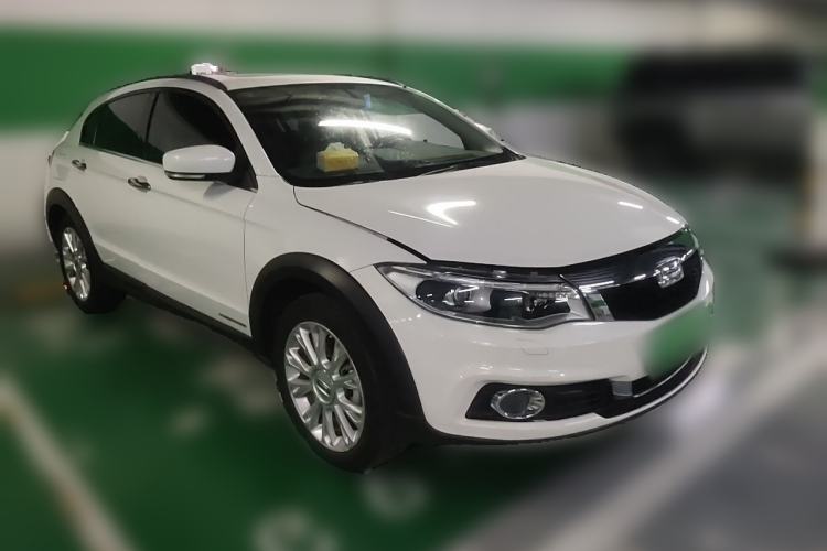 Used Qoros 3 2015 Urban SUV 1.6T Automatic Xuan Dong Party Edition Front Right 45 Deg