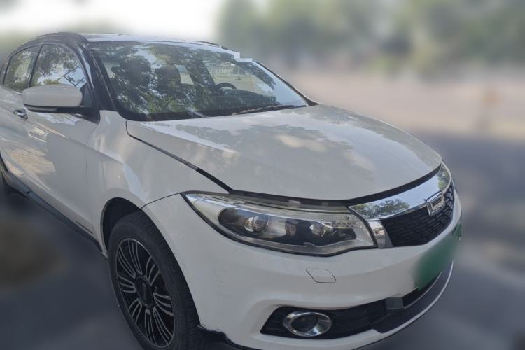 Used Qoros 3 2015 Urban SUV 1.6T Automatic Xuan Dong Party Edition Front Right 45 Deg