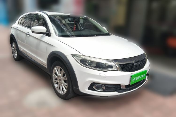 Used Qoros 3 2015 Urban SUV 1.6T Automatic Xuan Dong Party Edition Front Right 45 Deg