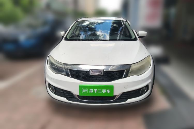 Used Qoros 3 2015 Urban SUV 1.6T Automatic Xuan Dong Party Edition Front