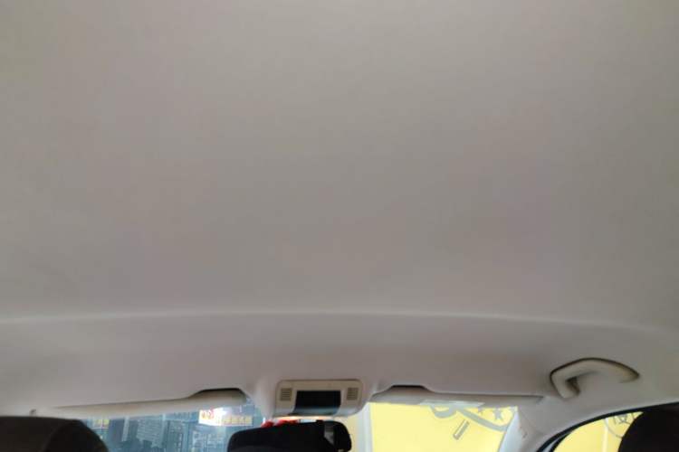 Used Qoros 3 2015 Urban SUV 1.6T Automatic – Dynamic Edition Headliner