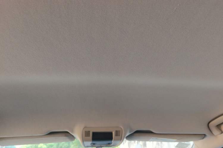 Used Qoros 3 2015 Urban SUV 1.6T Automatic – Dynamic Edition Headliner
