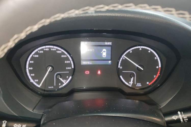 Used Qoros 3 2015 Urban SUV 1.6T Automatic – Dynamic Edition Enhanced Model Instrument Cluster