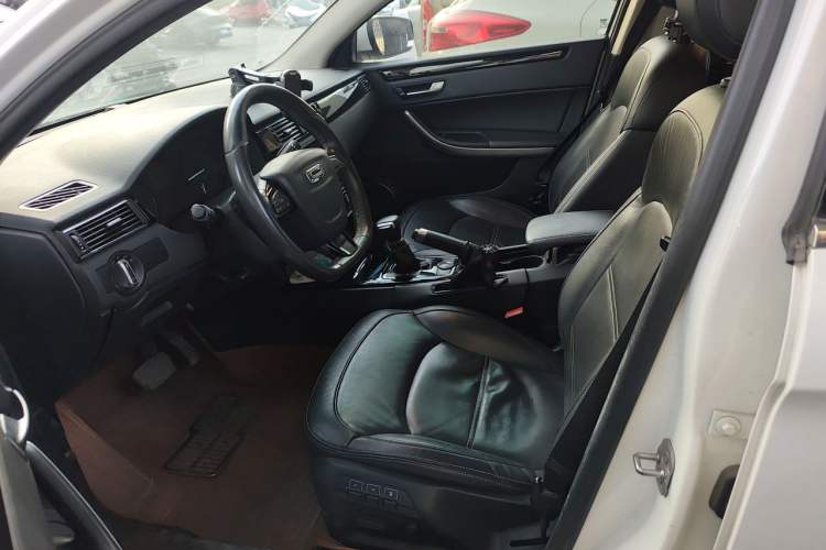 Used Qoros 3 2015 Urban SUV 1.6T Automatic Xuan Dong Party Edition Left Front Seat