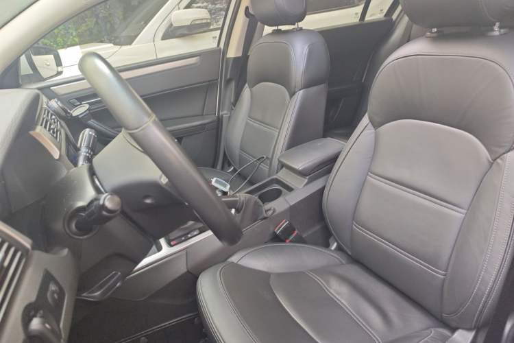 Used Qoros 3 2015 Urban SUV 1.6T Automatic – Dynamic Edition Enhanced Model Left Front Seat