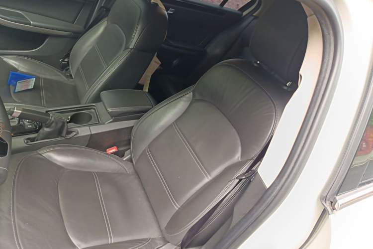 Used Qoros 3 2015 Urban SUV 1.6T Automatic Xuan Dong Party Edition Left Front Seat