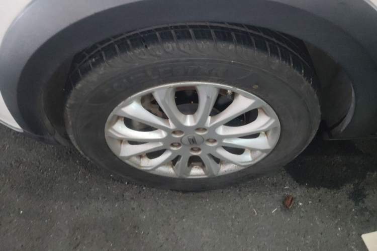 Used Qoros 3 2015 Urban SUV 1.6T Automatic – Dynamic Edition Enhanced Model Left Front Wheel Hub