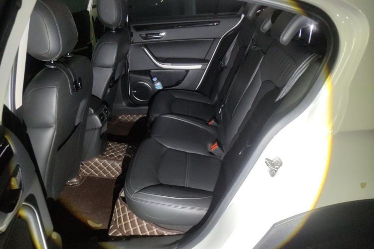 Used Qoros 3 2015 Urban SUV 1.6T Automatic Xuan Dong Party Edition Left Rear Seat