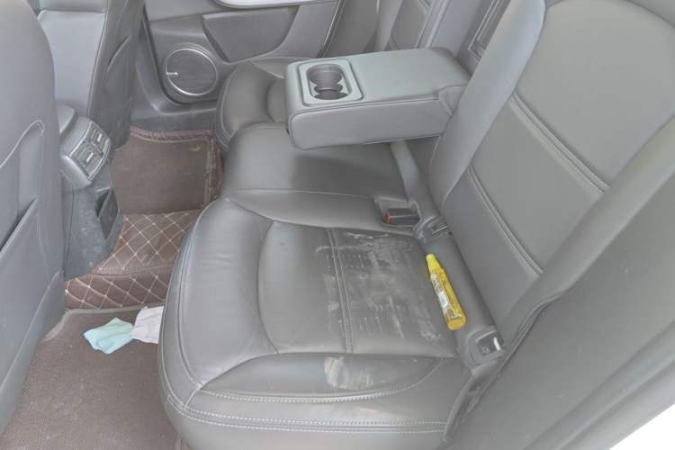 Used Qoros 3 2015 Urban SUV 1.6T Automatic Xuan Dong Party Edition Left Rear Seat