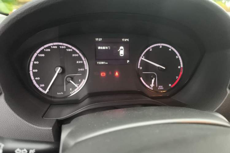 Used Qoros 3 2015 Urban SUV 1.6T Automatic – Dynamic Edition Odometer Close Up