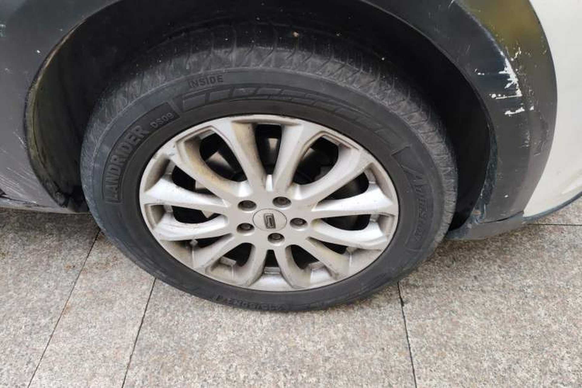 Used Qoros 3 2015 Urban SUV 1.6T Automatic – Dynamic Edition Right Front Wheel Hub