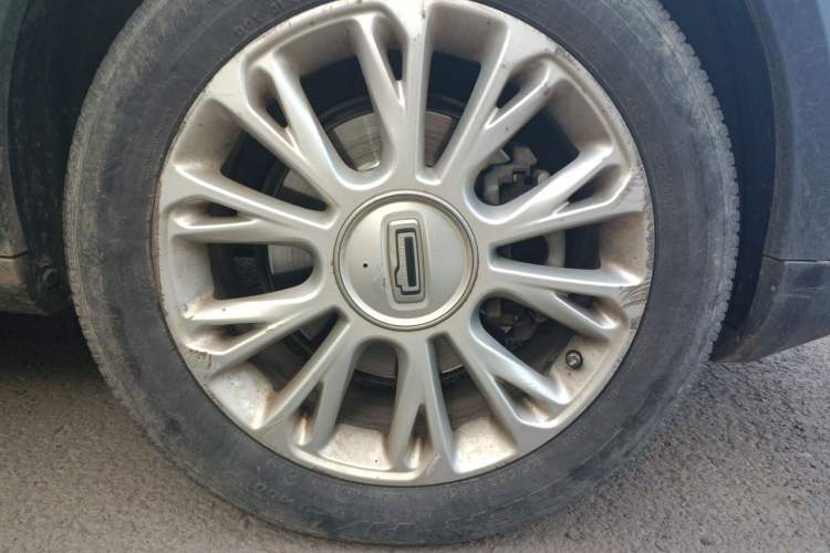 Used Qoros 3 2015 Urban SUV 1.6T Automatic Xuan Dong Party Edition Right Front Wheel Hub