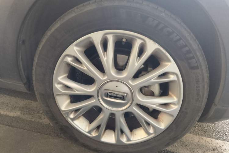 Used Qoros 3 2015 Urban SUV 1.6T Automatic Xuan Dong Party Edition Right Front Wheel Hub