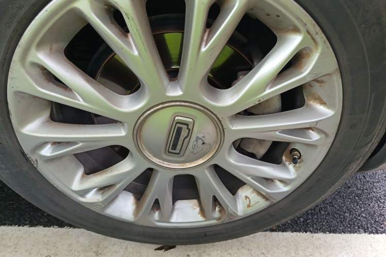 Used Qoros 3 2015 Urban SUV 1.6T Automatic Xuan Dong Party Edition Right Front Wheel Hub