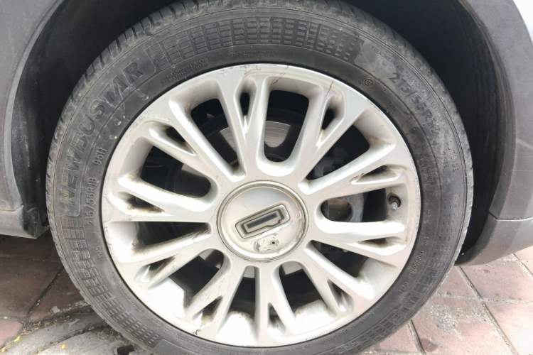 Used Qoros 3 2015 Urban SUV 1.6T Automatic Xuan Dong Party Edition Right Front Wheel Hub