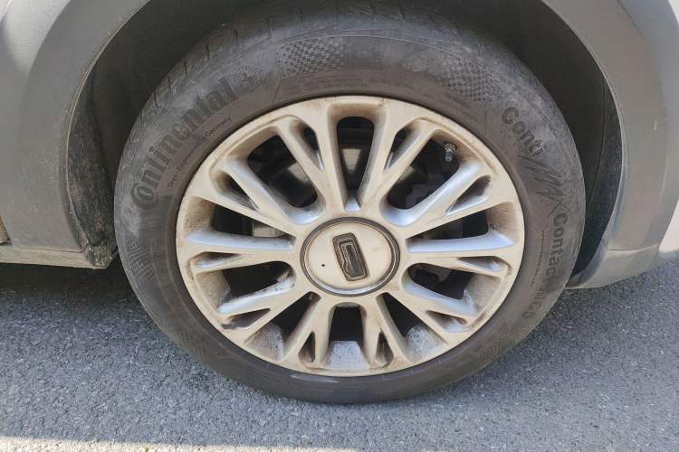 Used Qoros 3 2015 Urban SUV 1.6T Automatic Xuan Dong Party Edition Right Front Wheel Hub