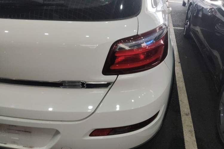 Used Qoros 3 2015 Urban SUV 1.6T Automatic – Dynamic Edition Enhanced Model Right Rear Taillight