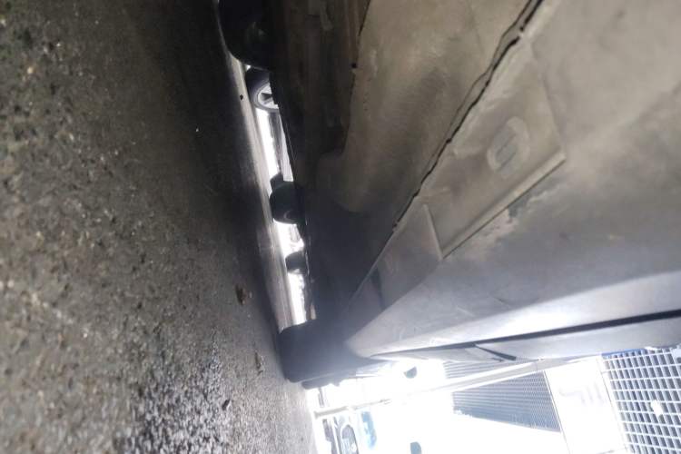 Used Qoros 3 2015 Urban SUV 1.6T Automatic – Dynamic Edition Enhanced Model Right Side Sill