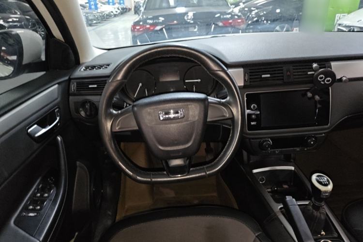 Used Qoros 3 2015 Urban SUV 1.6T Manual Version – Dynamic Style Steering Wheel