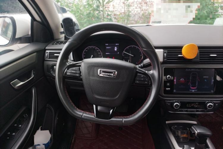 Used Qoros 3 2015 Sedan 1.6T Automatic ZhiKu Model Steering Wheel