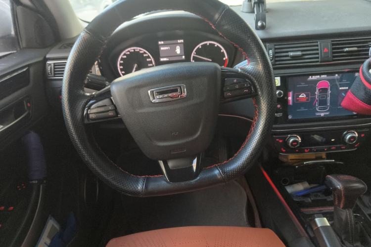 Used Qoros 3 2015 Urban SUV 1.6T Automatic Xuan Dong Party Edition Steering Wheel