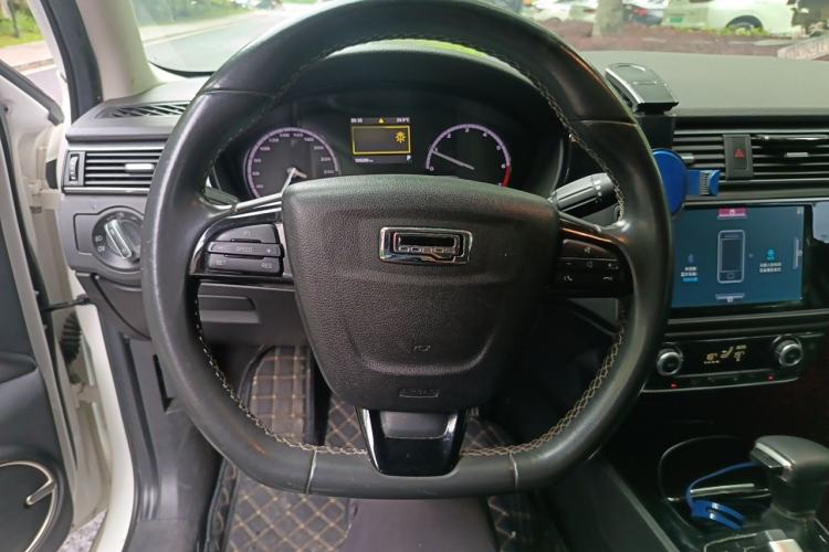 Used Qoros 3 2015 Urban SUV 1.6T Automatic Xuan Dong Party Edition Steering Wheel