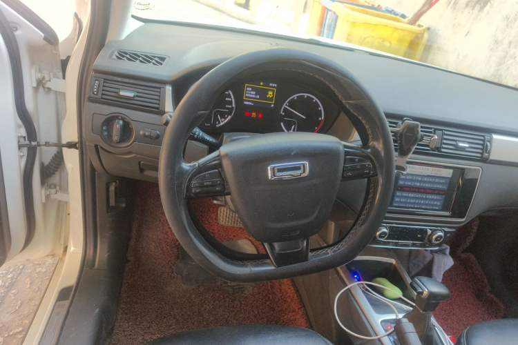 Used Qoros 3 2015 Urban SUV 1.6T Automatic – Dynamic Edition Steering Wheel